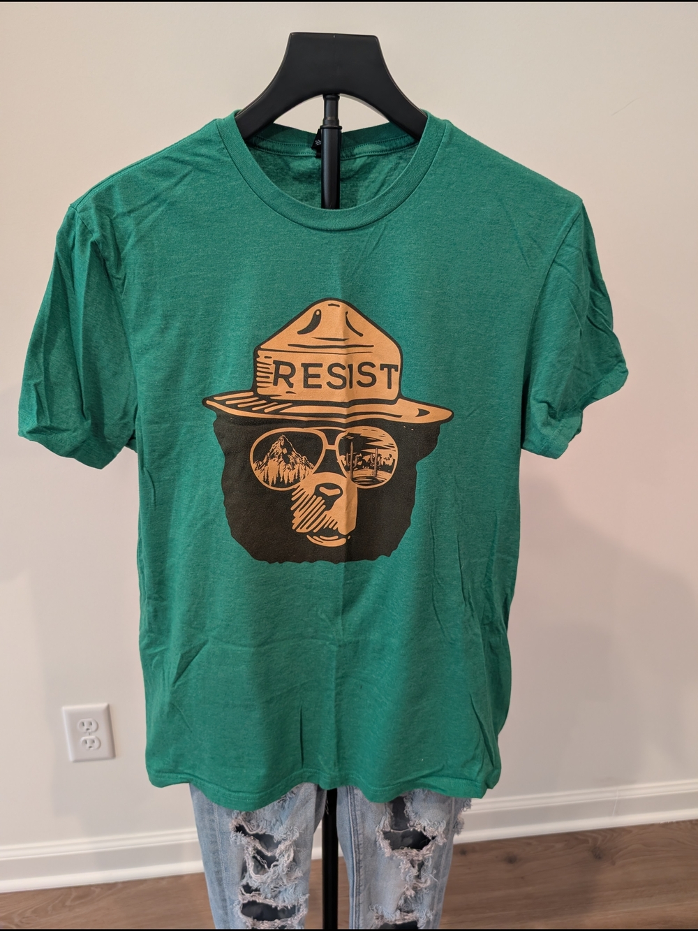 RESIST Alt National Parks Graphic Tee - Kelly Green T-Shirt Medium